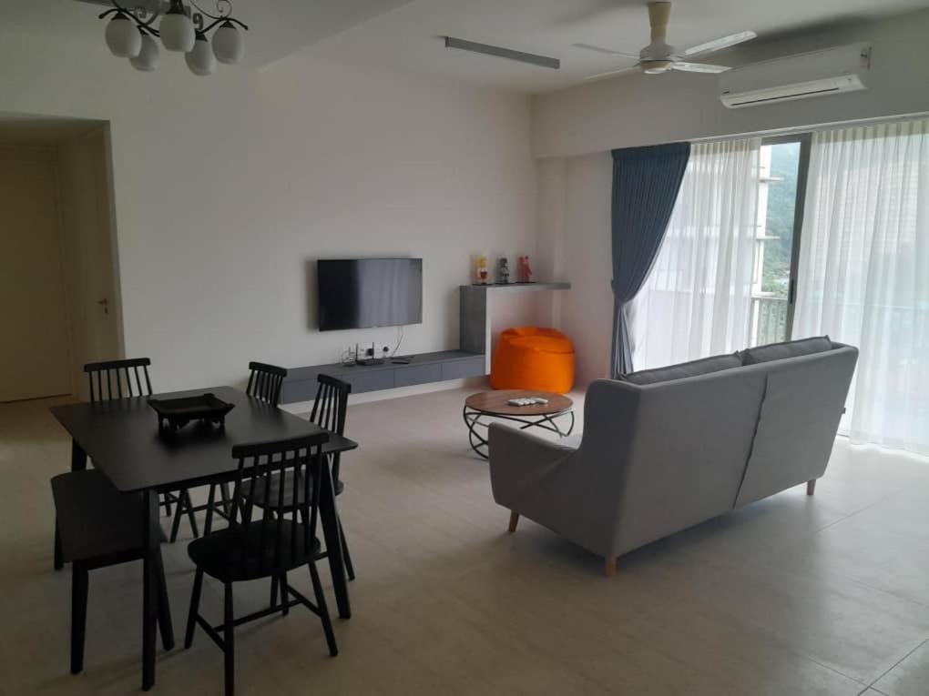 By The Sea Suites - Managed By Sdb Host Batu Feringgi Bagian luar foto