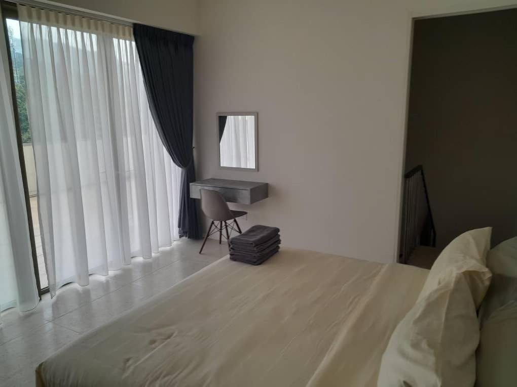 By The Sea Suites - Managed By Sdb Host Batu Feringgi Bagian luar foto
