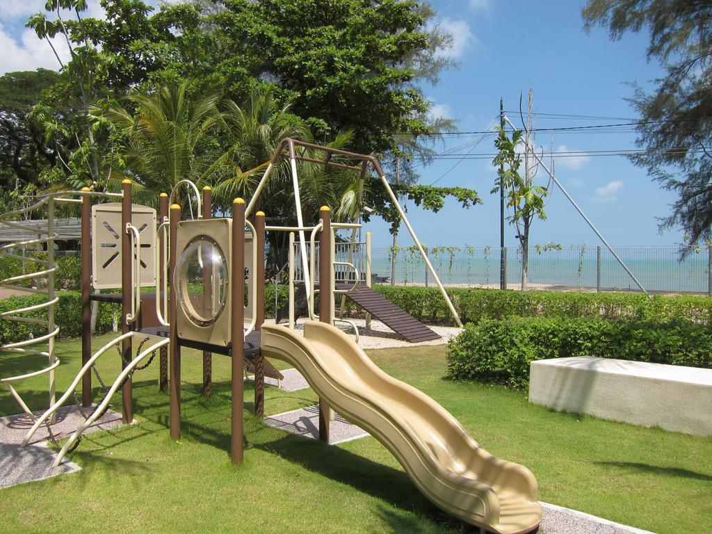 By The Sea Suites - Managed By Sdb Host Batu Feringgi Bagian luar foto