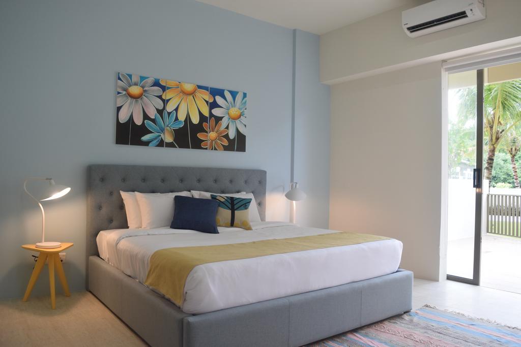 By The Sea Suites - Managed By Sdb Host Batu Feringgi Bagian luar foto