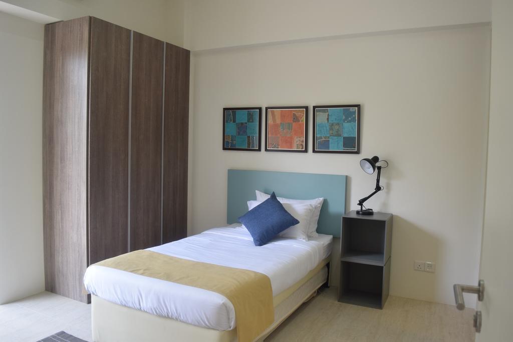 By The Sea Suites - Managed By Sdb Host Batu Feringgi Bagian luar foto