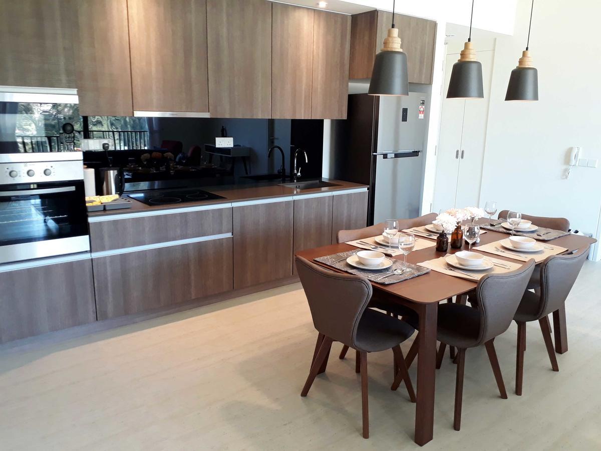 By The Sea Suites - Managed By Sdb Host Batu Feringgi Bagian luar foto