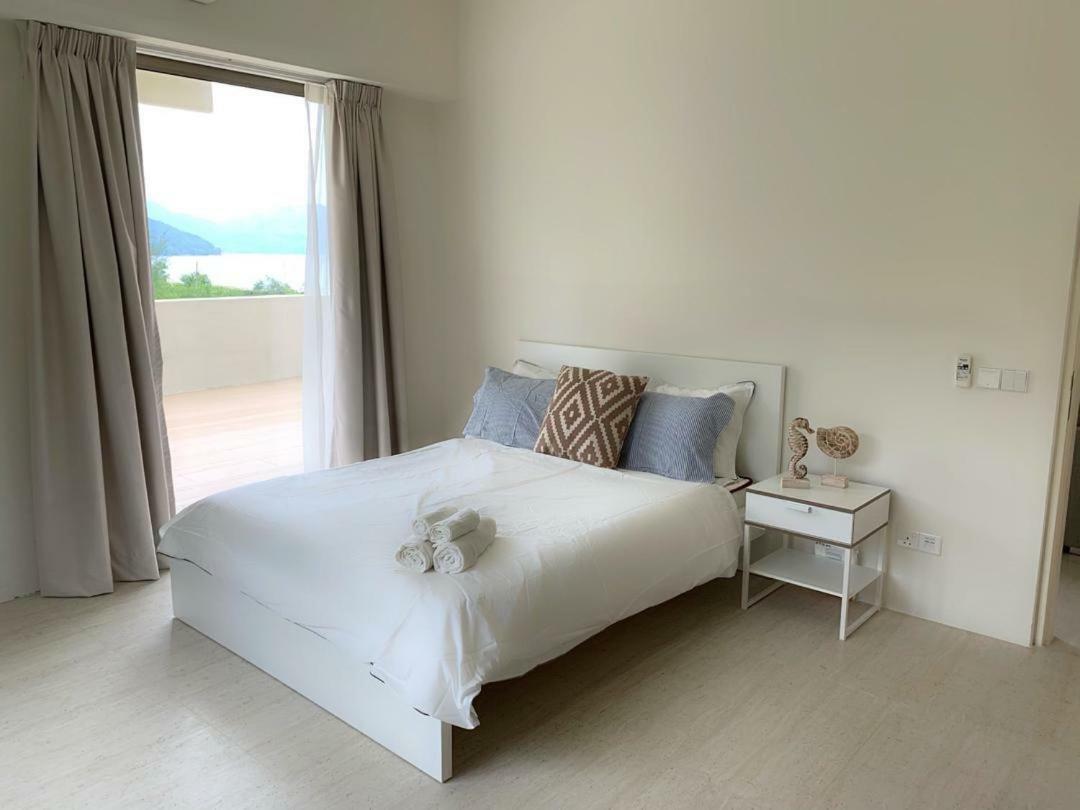 By The Sea Suites - Managed By Sdb Host Batu Feringgi Bagian luar foto
