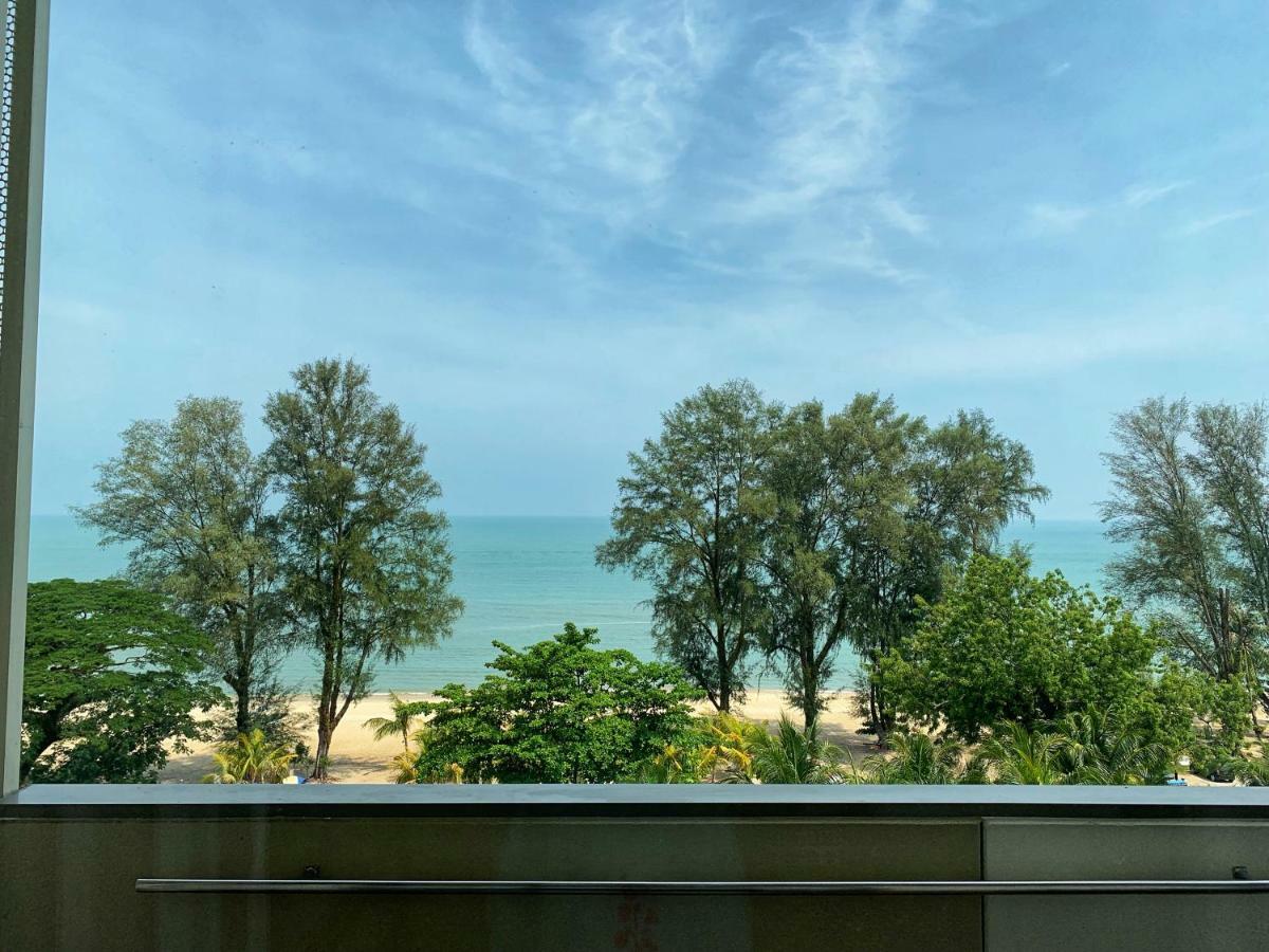 By The Sea Suites - Managed By Sdb Host Batu Feringgi Bagian luar foto